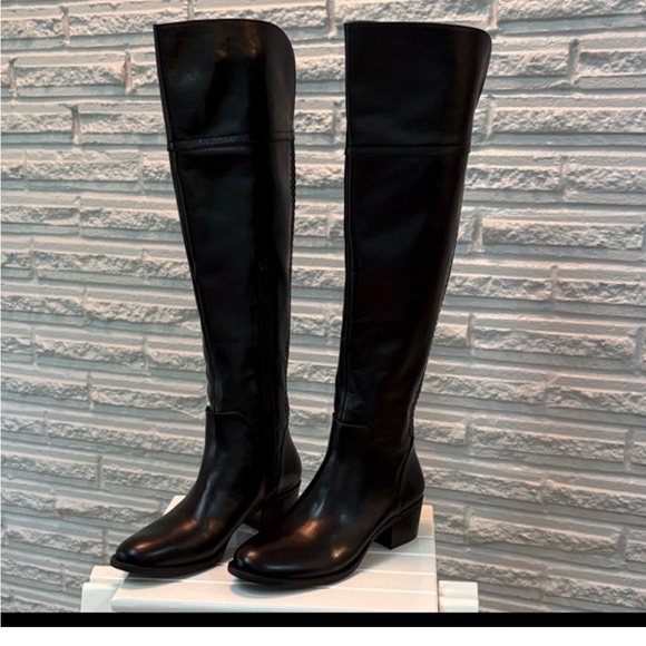 Elegant Black Knee-High Women's Boots - Picture 3 of 14